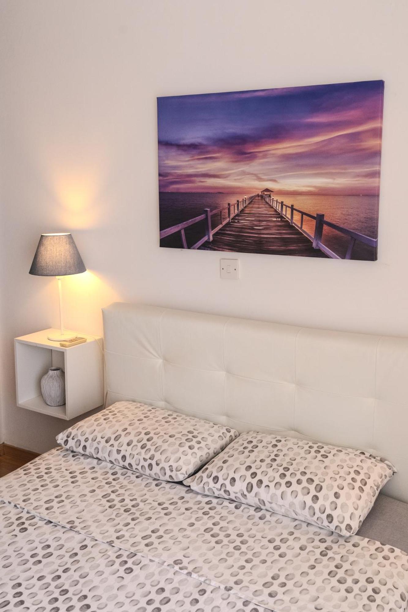 Violet Dusk City Center Flat Larnaca Bagian luar foto