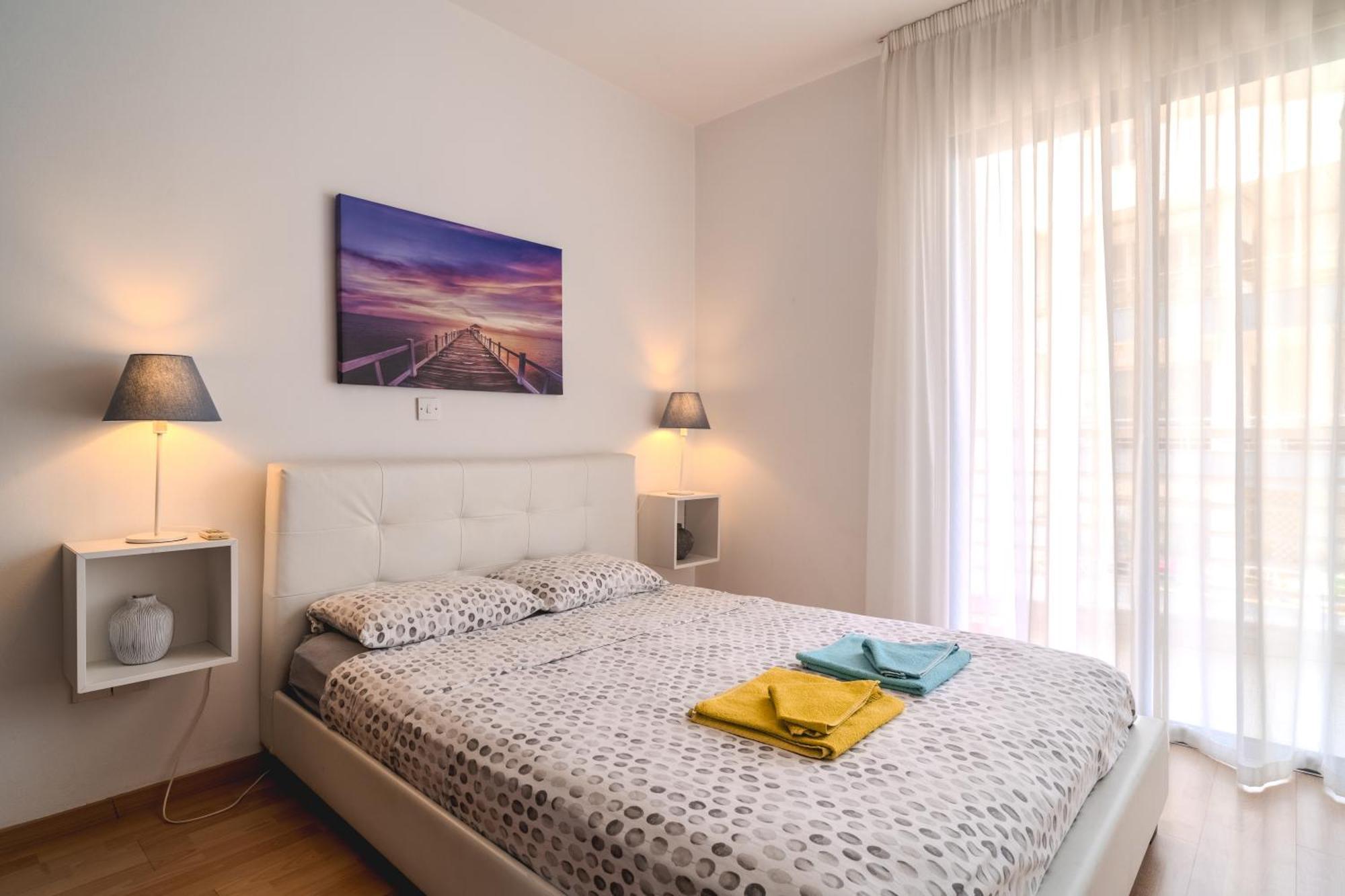 Violet Dusk City Center Flat Larnaca Bagian luar foto